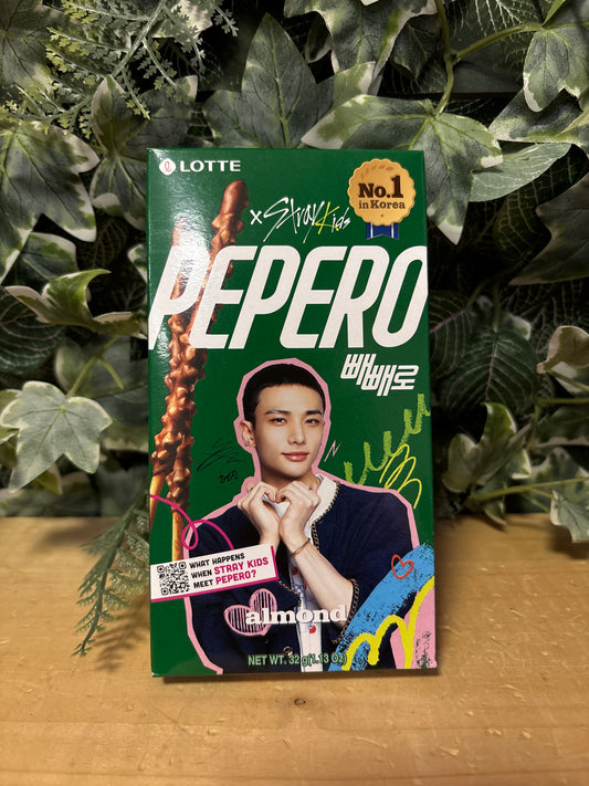 Pepero almond Stray Kids (1) (32g)