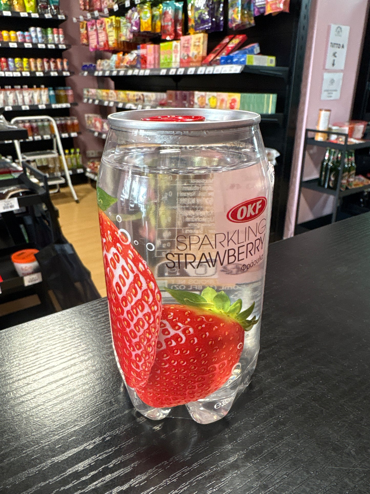 Bibita frizzante alla fragola (350ml)