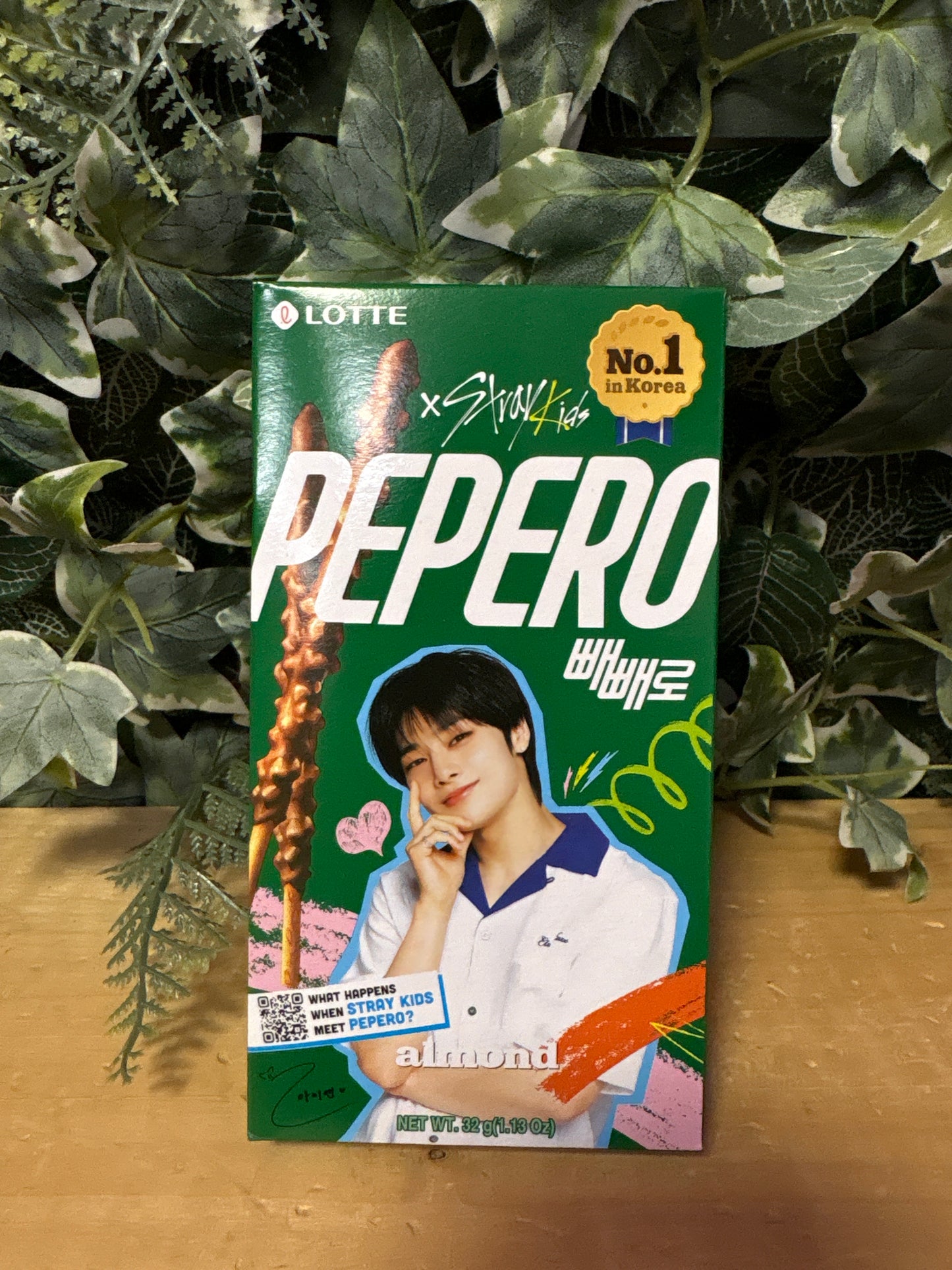 Pepero Almond Stray Kids (2) (32g)